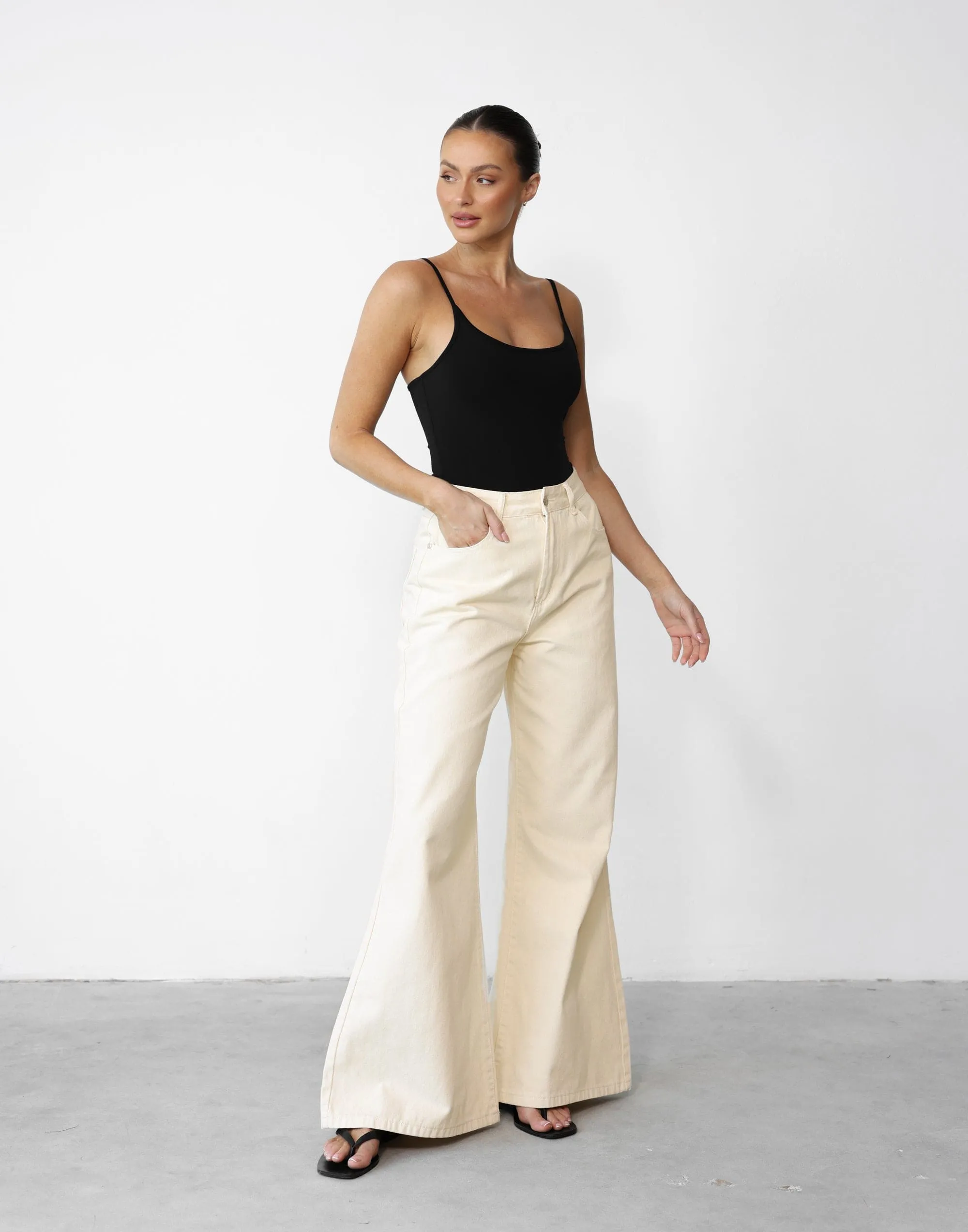 Ethan Wide Leg Jeans (Pumice)